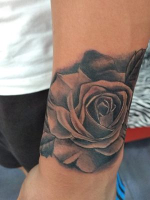 Rose start of sleeve 
