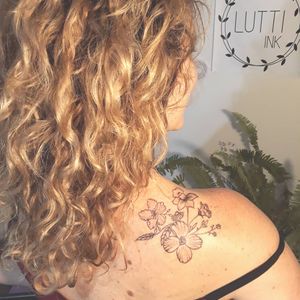 #twig #offshoot #bunch #bouquet #strauß #mazzo #ramo #natural #natürlich #naturale #naturel #fleur #fiore #flor #flower #tbt #tattoo #tatouage #tattoo #tatuagem #tatuaje #tatuaggio #tattoodo #tattoo2me #aurorabeatriz #luttiink #arte #theartoftattoo #saopaulo #brazil 