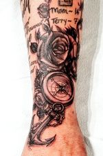 Compass and rose piece by Alessia. 