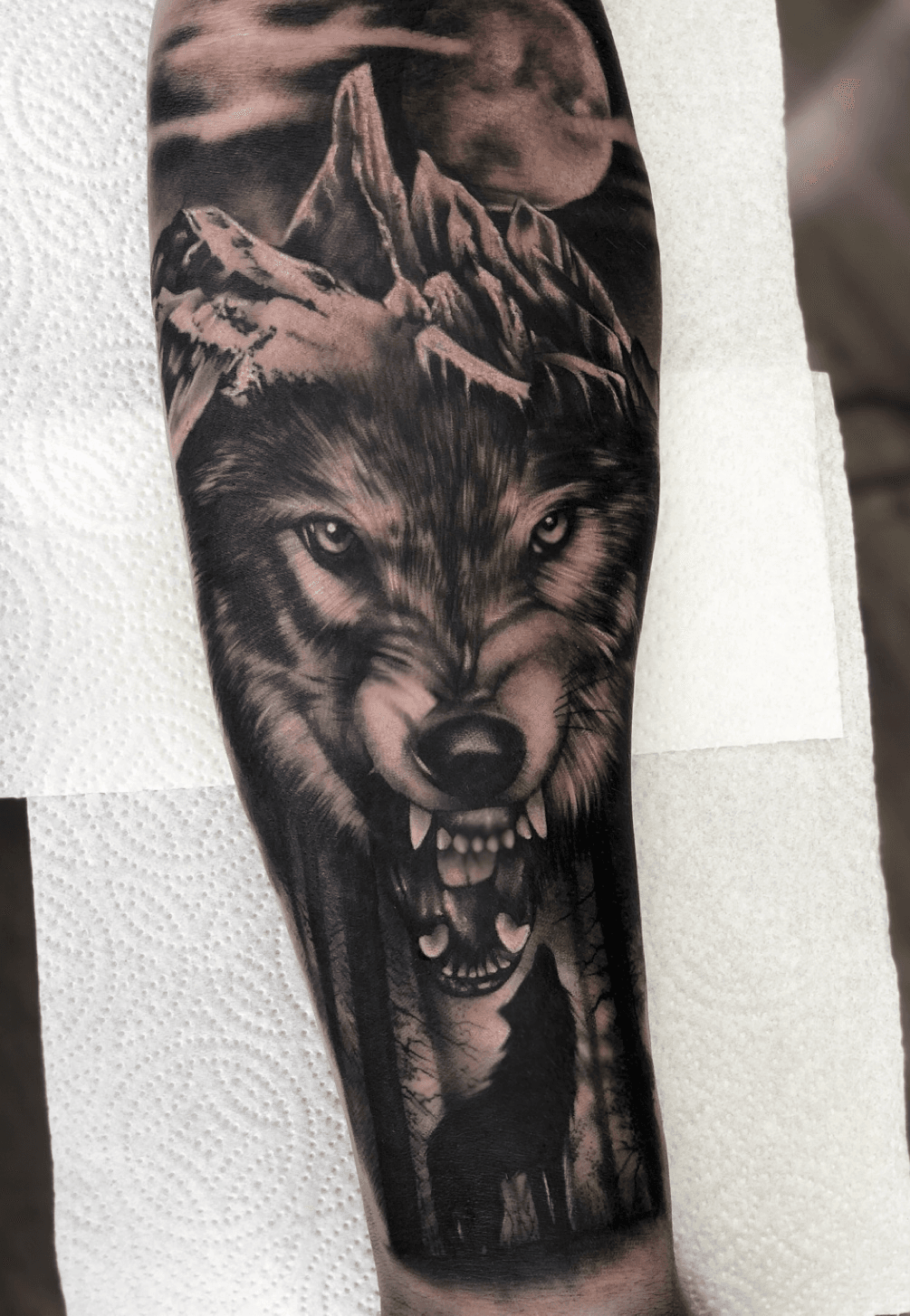 Geometric wolf  Tattoo Abyss Montreal