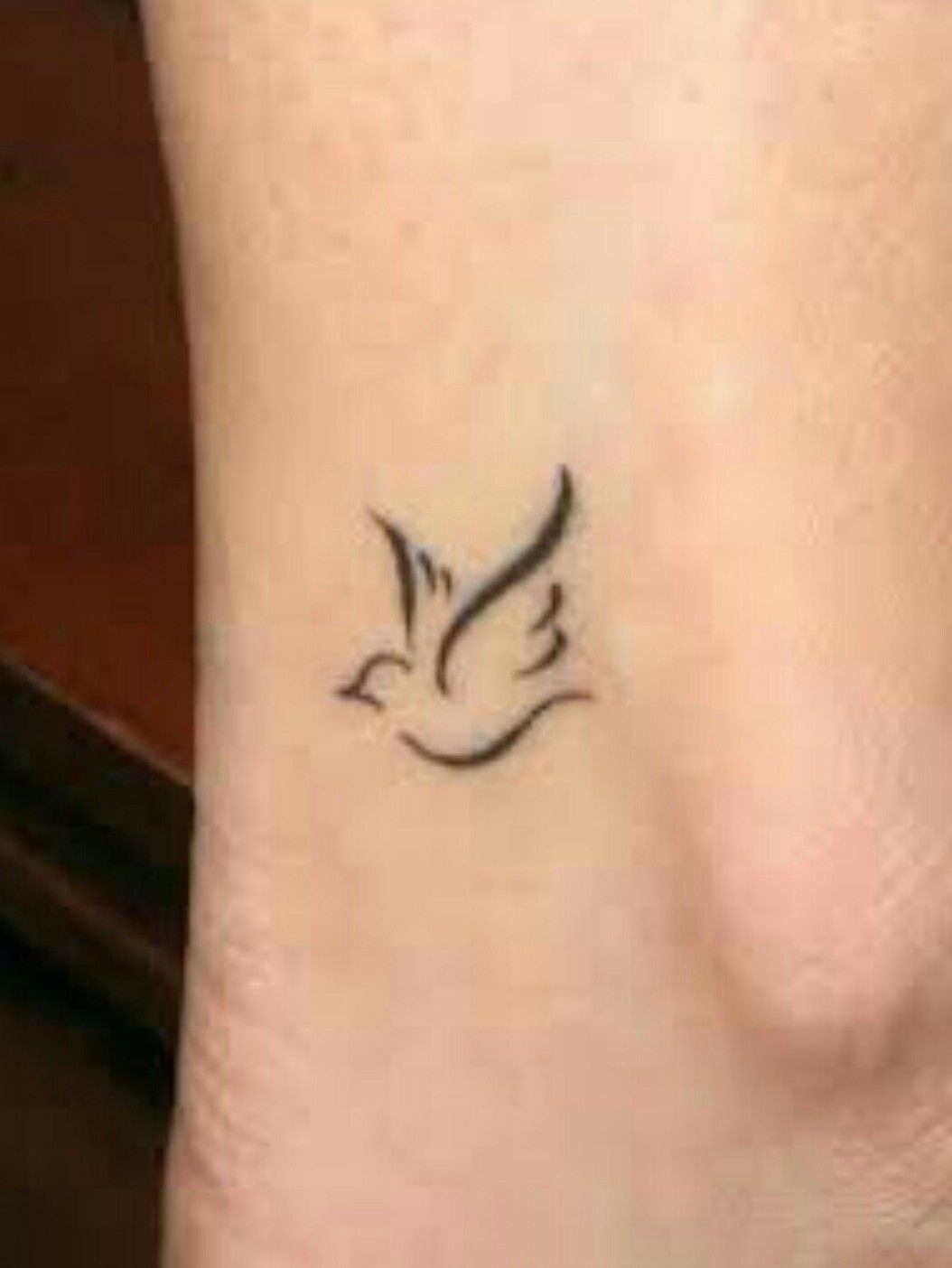 Tattoo uploaded by Jeanie • Small bird tattoo, uploaded from google. #bird  #birdtattoo #birdlovers • Tattoodo