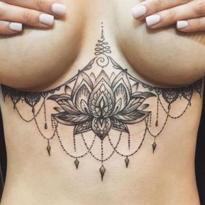 Mandala Cleavage Tat -Unknown Artist 🖤