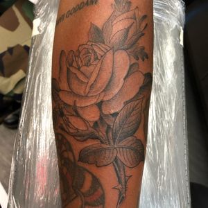 Tattoo by Matt Pardo #MattPardo #blackandPOCtattoos #POCtattoos #rose #floral #flowers #leaves #nature #thorns #rosebud