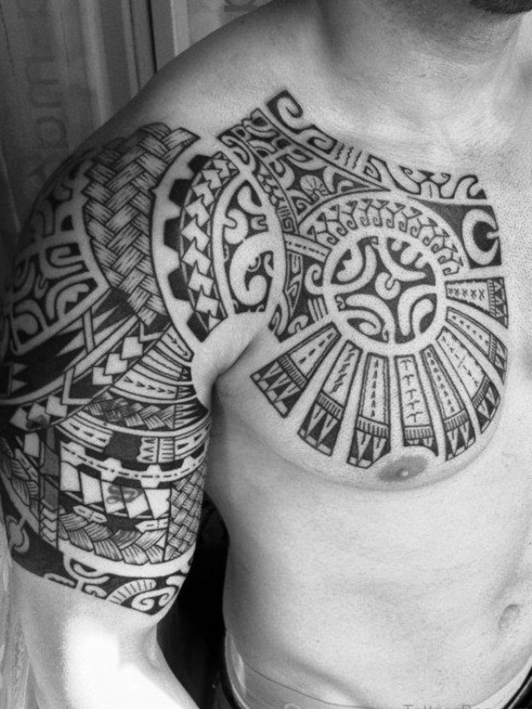 Tattoo sketch maori style for leg or shoulder Vector Image