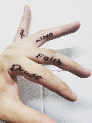 #finger #Lettering #tattoo #tattooer #oldschool #tattoos #tattooed #tattooist #art #artist #work #painting #draw #ink #inked #traditionaltattoo #traditional #love #daily #day #타투 #문신 #올드스쿨 #서울 #평택타투 #평택 #수원 #송탄 #송탄타투 #タトゥー #日常