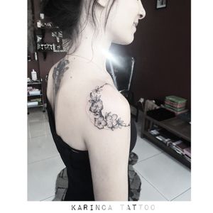 Tattoo uploaded by Bahadır Cem Börekcioğlu • 🍃 Instagram: @karincatattoo # karincatattoo #shoulder #arm #flower #botanical #tattoo #tattoos # tattoodesign #tattooartist #tattooer #tattoostudio #tattoolove #tattooart  #istanbul #turkey #dövme #dövmeci