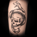 Traditional skull and snake tattoo #traditional #traditionalamerican #traditionaltattoo #skull #skulltattoo #snaketattoo #snake #AmericanTraditional #american #blackandgrey #skullandsnake