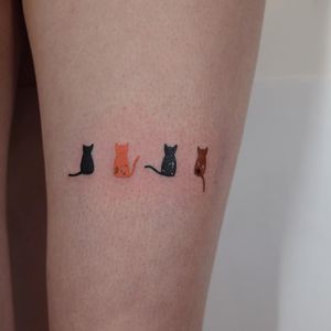 Tattoo by Victor Zabuga #VictorZabuga #cattattoo #cattattoos #cat #kitty #animal #petportrait #nature #illustrative #minimal #small #tiny #cute