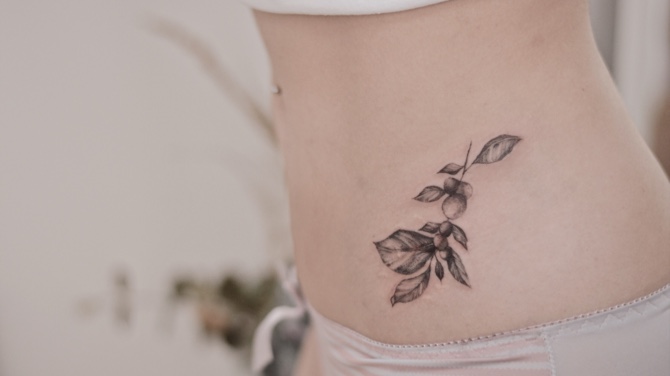 19 Attractive Thigh Tattoos For Women In 2023  Styles At Life