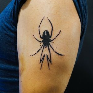 Gracias por la confianza...My Chemical Romance#tintaestinta #ink #tattoos #inked #art #tattooartist #instagood #tattooart #artist #photooftheday #inkedup #tattoolife #me #style #bodyart #db #arañas #cdmx #inkadict #inked #menstyle #mentattoo #tatt #instapic #trendy #mychemicalromance #styleblogger #blackandgray #chemicalromance #spider@artymana.tattoo @worldfamousink