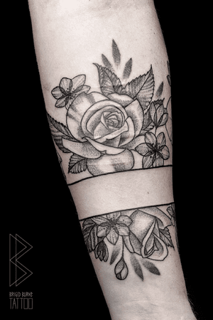 Custom floral armband tattoo. Would love to do more like this! Email me at burke.brigid@gmail.com #customtattoo #floraltattoo #flowertattoo #dotwork #dotworktattoo #blackwork #blackworktattoo #scarcoverup #flower #flowers #rose 