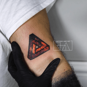 “Nothing happens until something moves.” #universe #tattoogalaxy #tattoospace #inked #space #geometric #coloredtattoo #joaantountattoos #lebanesetattooartist