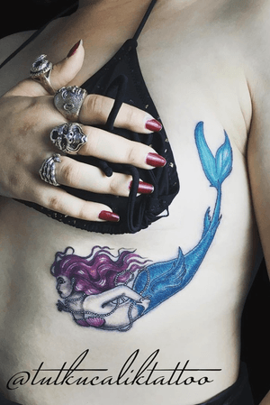 Denizkızı Dövmesi - Mermaid Tattoo#mermaid #bandırma #mermaidtattoo #balıkesir #denizkızı #tattoogirls #bursa #tattoonewschool #NewSchoolTattoos #realism 