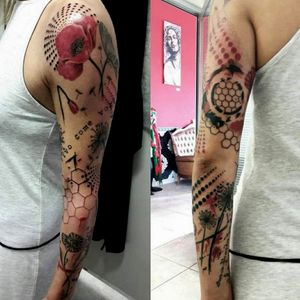 By Alessandra Gaibotti X info ac_redhouse@yahoo.it Whatsapp 3477804765 #polkatattoo #tattoo #redandblacktattoo #tattooart #inked #tattooartistmagazine #arm #armtattoo #armtattoos 