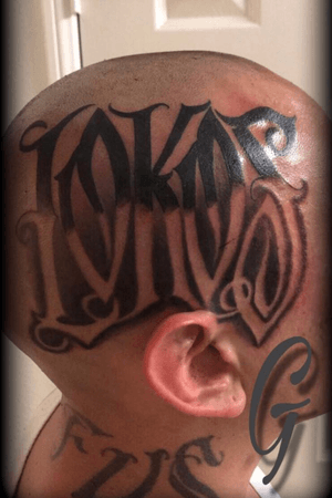 #headtattoo #lettering #lokos #tattoos 