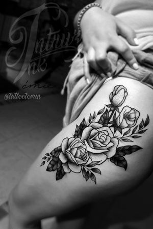 #flowertattoo #blackworktattoo #tatts #tattoolife #worldfamousink #rosestattoo 