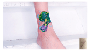 Tattoo by Suu tattooist. Guangzhou Tattoo - #Justtattoo #GuangzhouTattoo #OriginalTattoo #TattooManuscript #TattooDesign #TattooFemaleTattooist #school #newschool #newschooltattoo #oldschool #oldschooltattoo #coverup #coveruptattoo #cute #cutetattoo #flower #bloccoli