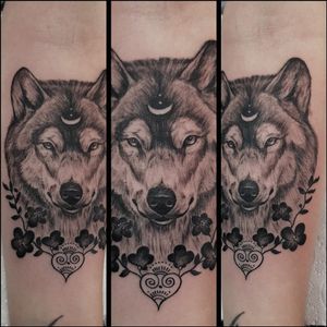 Wolf !#blackandwhitetattoo #realistic #darkart #tattooideas #realistictattoo #tattooflash #tattoo  #tattoodesign #bngtattoo #portraittattoo #tattoosminar #tattootechnique  #rome #realism #healedtattoo #blackandgrey #blackandgreytattoo #naturetattoo #animaltattoo #wolftattoo #wolf
