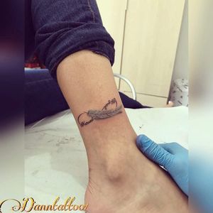 #Pluma #tatuaje #tattoo #feather  #lovemom #infinitytattoo #infinito 