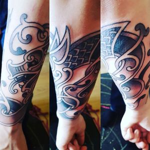 Celtic/japanese dragon tattoo, first part of sleeve in progress #celtictattoo #japanesetattoo #halfsleeve #sleeveinprogress 