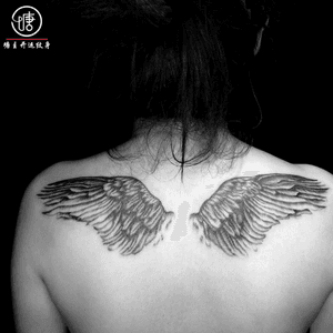 翅膀tattoo