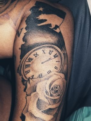 Rose Clock Bear. Time is precious, life is wonderful.