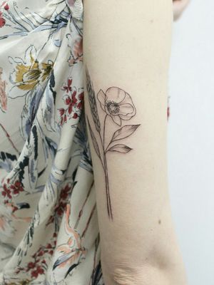 Floral tattoo - triceps