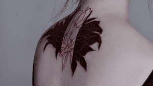 Tattoo by Momo tattooist. Guangzhou Tattoo - #Justtattoo #GuangzhouTattoo #OriginalTattoo #TattooManuscript #TattooDesign #TattooFemaleTattooist #flower #flowertattoo #coveruptattoo #coverup #redandblack #realismtattoo 