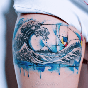 Tattoo by Momo tattooist. Guangzhou Tattoo - #Justtattoo #GuangzhouTattoo #OriginalTattoo #TattooManuscript #TattooDesign #TattooFemaleTattooist #legtattoo #realistic #ocean #oceantattoo #fushitattoo #fushion #japenesetattoo  #goldensection #coverup #coveruptattoo 