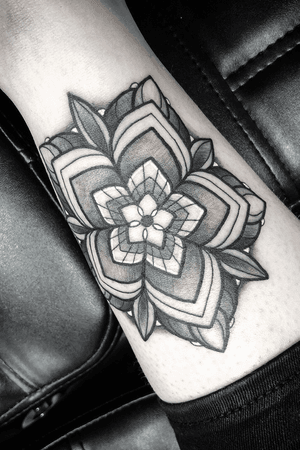 Done by Andy van Rens - Resident Artist @swallowinktattoo @iqtattoo  #tat #tatt #tattoo #tattoos #tattooart #tattooartist #blackandgrey #blackandgreytattoo #geometric #geometrictattoo #omfgeometry #dailydotwork #geometrip #graphic #graphictattoo #graphicdesign #mandala #mandalatattoo #inked #art #dotwork #dotworktattoo #ink #inkedup #tattoos #tattoodo #ink #inkee #inkedup #inklife #inklovers #art #bergenopzoom #netherlands