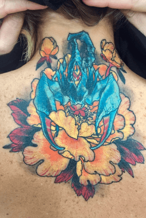 Cover up tat of scorpion and peony flower from Isaa - Uniquehorn tattoo Paris 