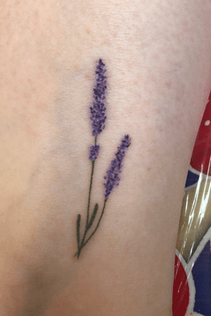 Mini lavender :) #lavender #flower #floral #purple #smalltattoo #minimalistic 