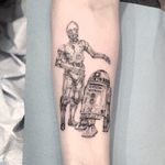 Tattoo by Nhanna Scott #Nhannascott #famousportraittattoo #famousportrait #portraittattoo #portrait #famous #StarWars #C3PO #R2D2 #robots #scifi #illustrative #realism #detailed #blackandgrey