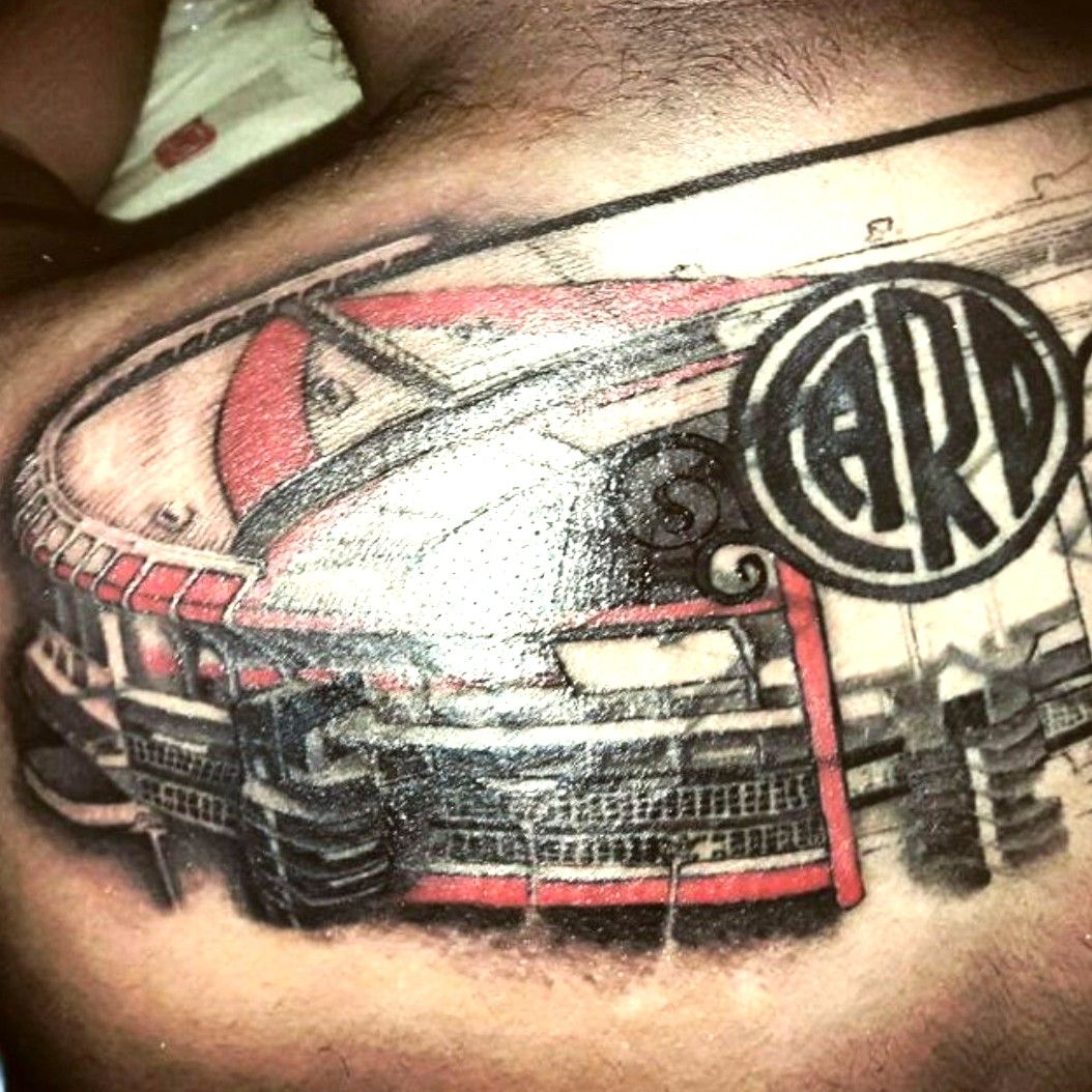 Tattoo uploaded by Natalia Araya • Escudo de River Plate. Fútbol, pasión,  León, estadio Monumental, Made in Argentina. ⚽️⚪️♥️⚪️ • Tattoodo