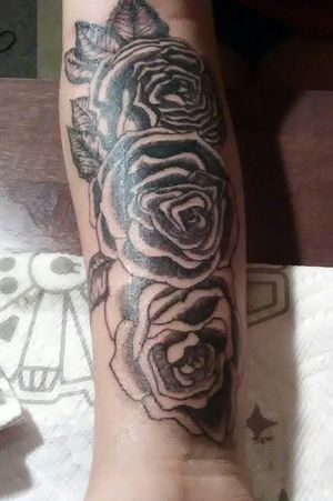3 roses