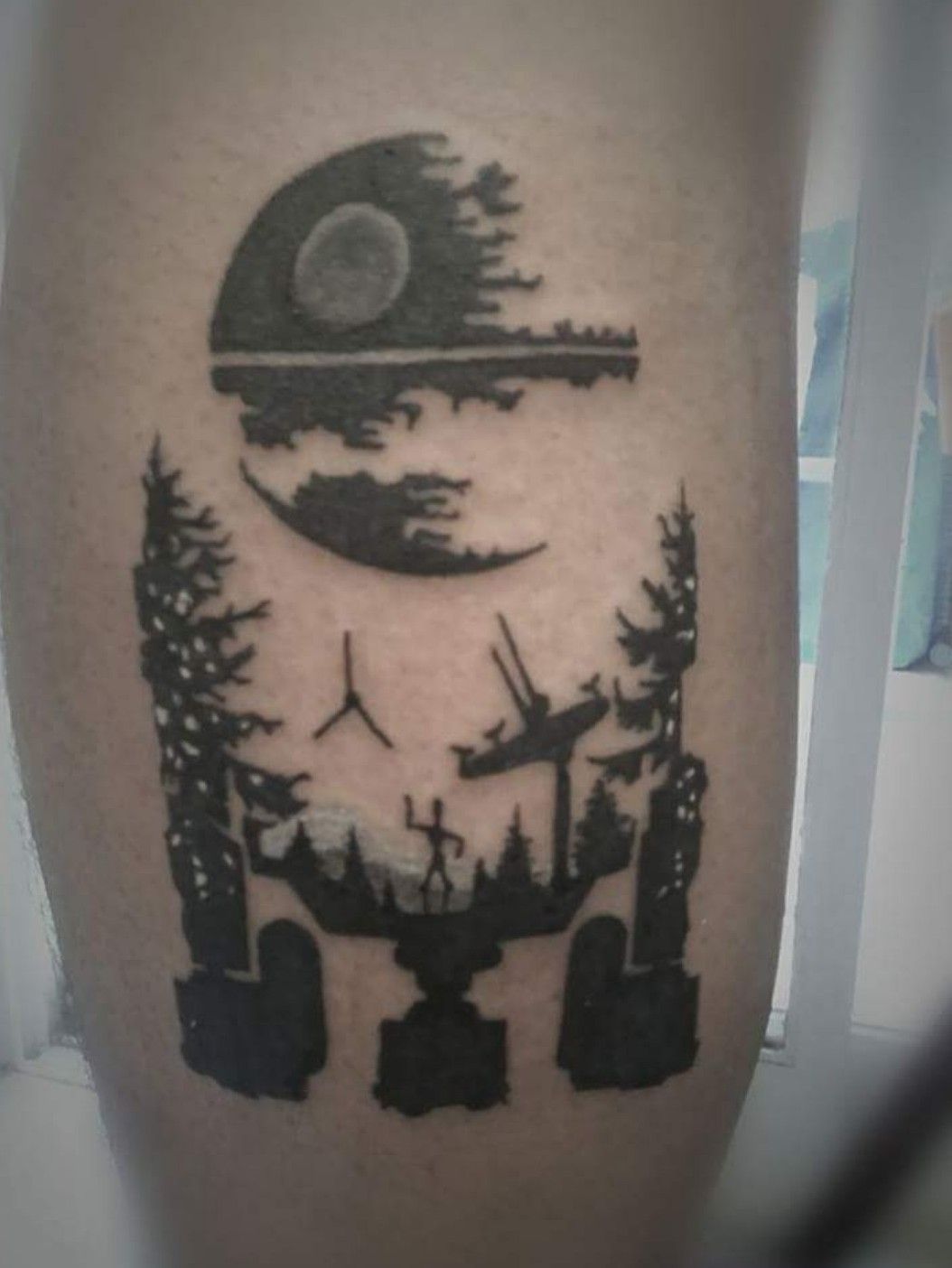 Tattoo uploaded by Mariano Doglioli  R2D2 Star Wars Black and grey   Tattoodo