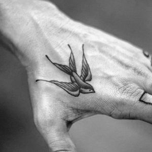 My next tattoo on both hands #swallow #hands #oldschooltattoo #tattooart #bird #handtattoo