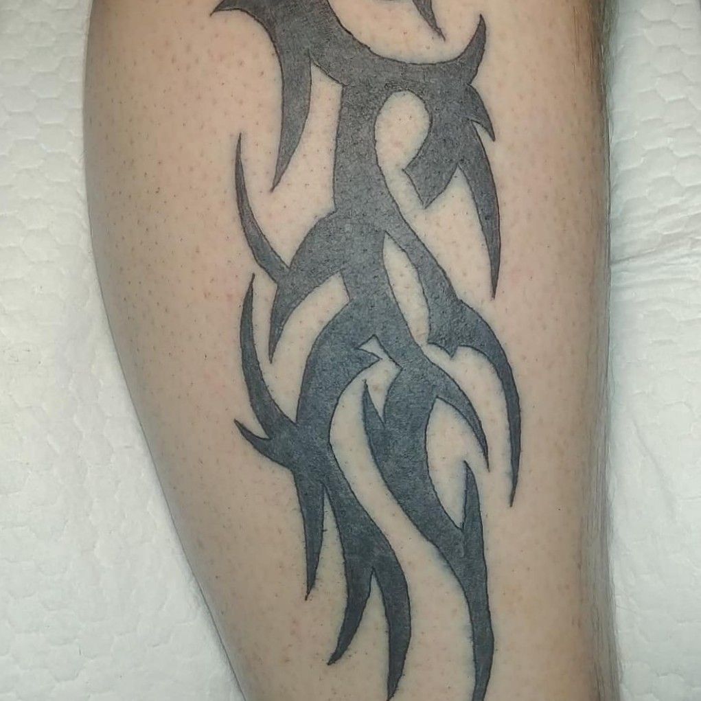 Tattoo uploaded by Vincent Bernier • 1st tribal tattoo 2h30 not bad! •  Tattoodo