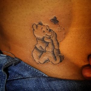 Pooh bear#pooh #poohbear #cristopherrobin #winniethepooh #fanart #fanarttattoo #tattoos #tattooed #tattooedgirls #ink #inkadict #illustration #illustrationtattoo #bodyart #bodyartsoul_la #art #tattooartist #latinaartist #latinatattooartist #femaletattooartis #feminist #veganink #silverlaketattoo #silverlake #losangeles #losangelestattoo #california #makittaboom