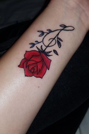 My first Tattoo#rose  #loveit  #colortattoo #rosetattoo  #floraltattoo #paristattoo #paris #firsttattoo  