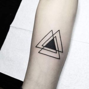 Triangles 🔺More works on my instagram: @nikita.tattoo#inked #smalltattoo #tattoo #tattoos #tattoodesign #tattooartist #linework #lineworktattoo #geometry #triangletattoo #geometrictattoos 