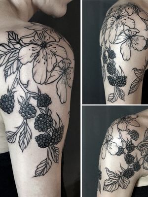 #botanical #berries #tattoo