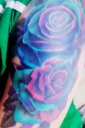 #tattooart  #floresacuarela  #flowers  #bluerose  #pinkroses #girltattoos #coloredtattoo #colorful   