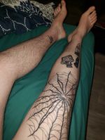 Progress on my leg sleeve. Going for a dark art/creepy theme (bottle and knife done by Tyler Johnson, web done by Mathew Purdy). #blackandgrey #blackwork #blackink #darkart #creepy #sleeve #legsleeve #bottle #poisonbottletattoo #knife #butcherknife #web #spiderweb #knee #kneetattoo #shin #shintattoo 