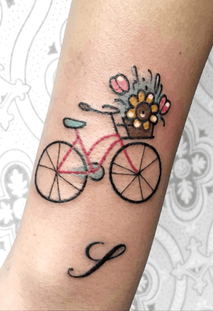 Amsterdam bike with flower basket, small souvenir tattoo by Katya 