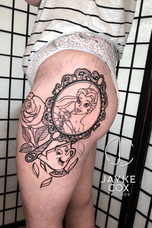 ‘Tales as old as time’ @bell.rach went HUGE with this rocking thigh piece, inspired by Beauty and the Beast 🌹 Sponsored by @tattoobuzzbalm • done with @ezcartridgecouk @nocturnaltattooink & @stencilanchored • #jaykecoxtattoos #diamonddozentattoo #lineworktattoo #disneytattoo #beautyandthebeast #thightattoo . . . #geometrictattoo #dotwork #dotworktattoo #tattoo #blackworktattoo #girlytattoos #tattoosforgirls #girlswithtattoos #femaletattoo #tattooflash #tattooideas #art #linework #dotwork #blackwork #blackandgrey #bootytattoo #flash #illustration #sketchdaily #linedrawing #d_world_of_ink #skindeepuk