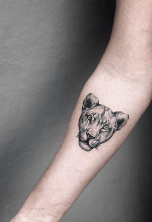Super fun realism tattoo #realism #blackandgrey #lionesstattoo #syracusetattoo #rochestertattoo 