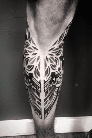 Done by Andy van Rens - Resident Artist @swallowinktattoo @iqtattoo  #tat #tatt #tattoo #tattoos #tattooart #tattooartist #blackandgrey #blackandgreytattoo #geometric #geometrictattoo #omfgeometry #dailydotwork #geometrip #graphic #graphictattoo #graphicdesign #mandala #mandalatattoo #inked #art #dotwork #dotworktattoo #ink #inkedup #tattoos #tattoodo #ink #inkee #inkedup #inklife #inklovers #art #bergenopzoom #netherlands
