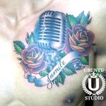 Microfone retrô ,rosas, tattoo ,tatuagem