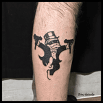 Bang!!bang!!raboule les billets 💰💰💰 sur mon frero @brunocrew @jokerbrandeurope #bims #bimskaizoku #bimstattoo #loubard #loubardsbynight #nono #paris #paname #paristattoo #tatouage #blx #blxck #blxckink #onlyblackart #onlyblack #darkart #darkartists #monopoly #game #uzi #bandit #street #tattoo #tattrx #tattooed #tattoostyle #tattoolove #hate #love 